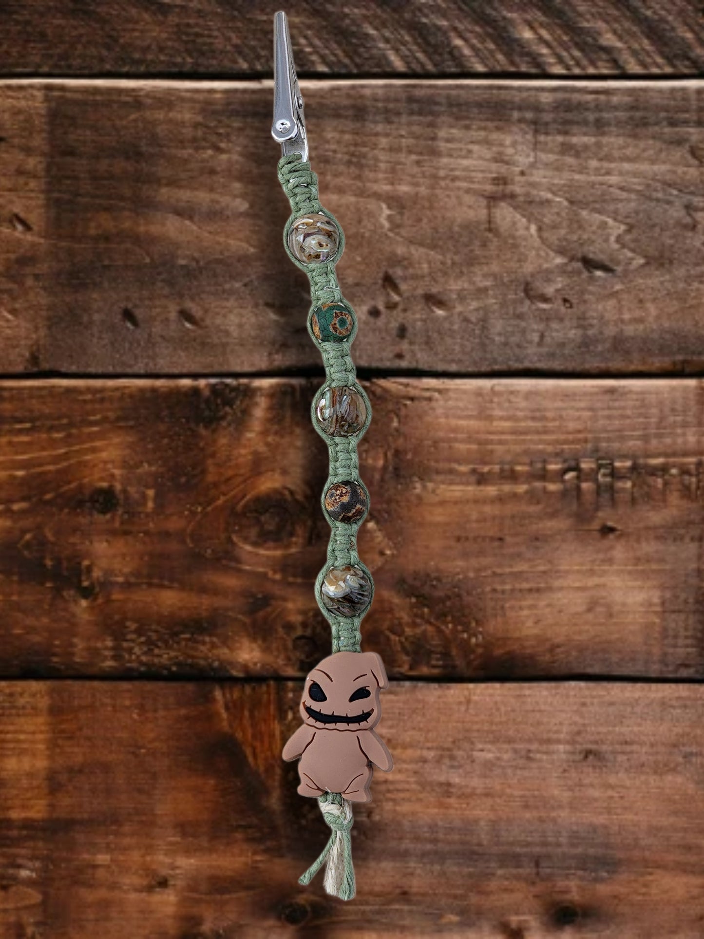 Eco-Friendly Hemp Roach Clip: Natural Fiber Jewelry