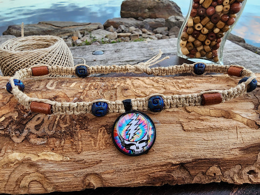 Eco-Friendly Hemp Necklace: Natural Fiber Jewelry