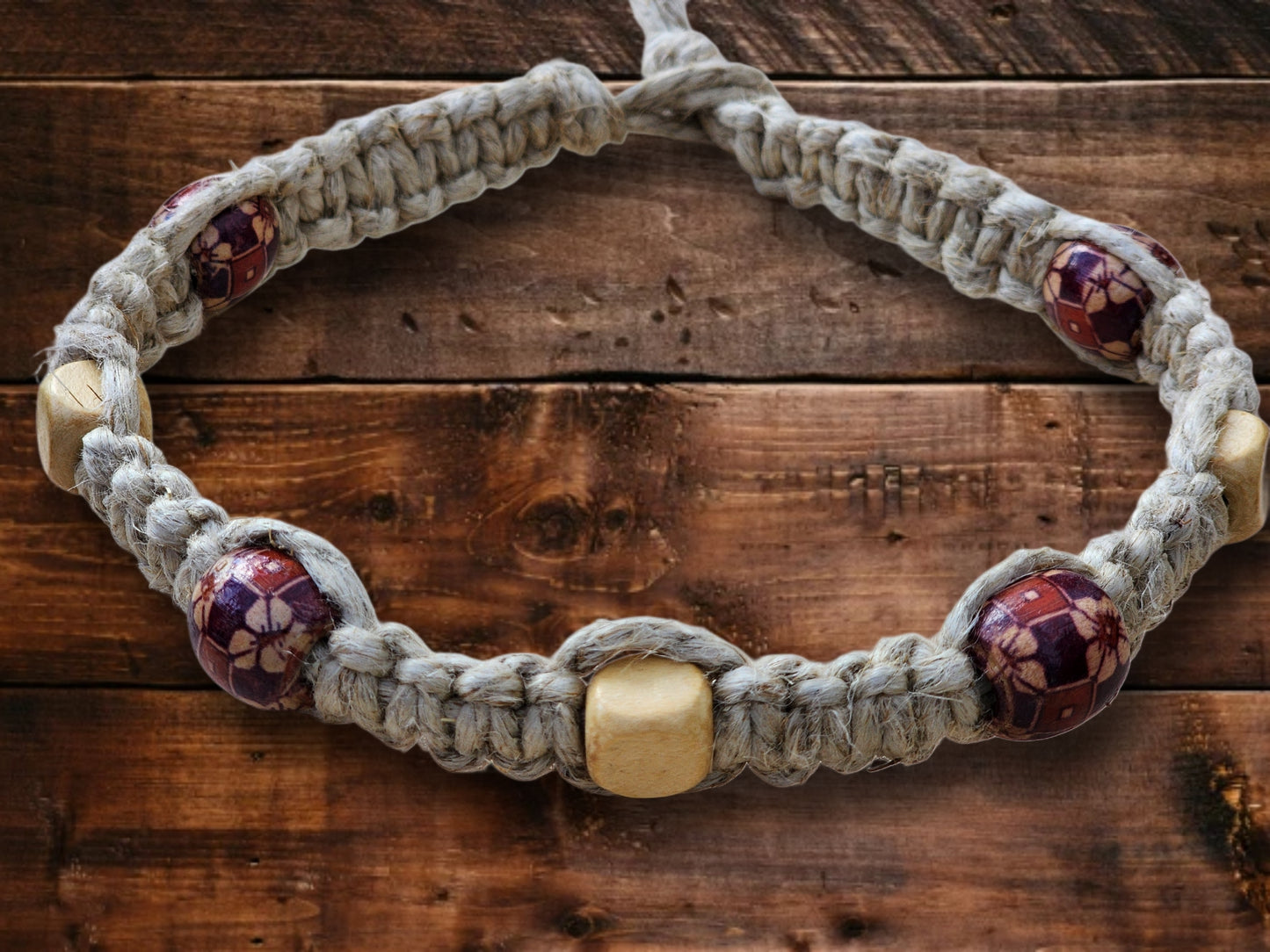Eco-Friendly Hemp Necklace: Natural Fiber Jewelry