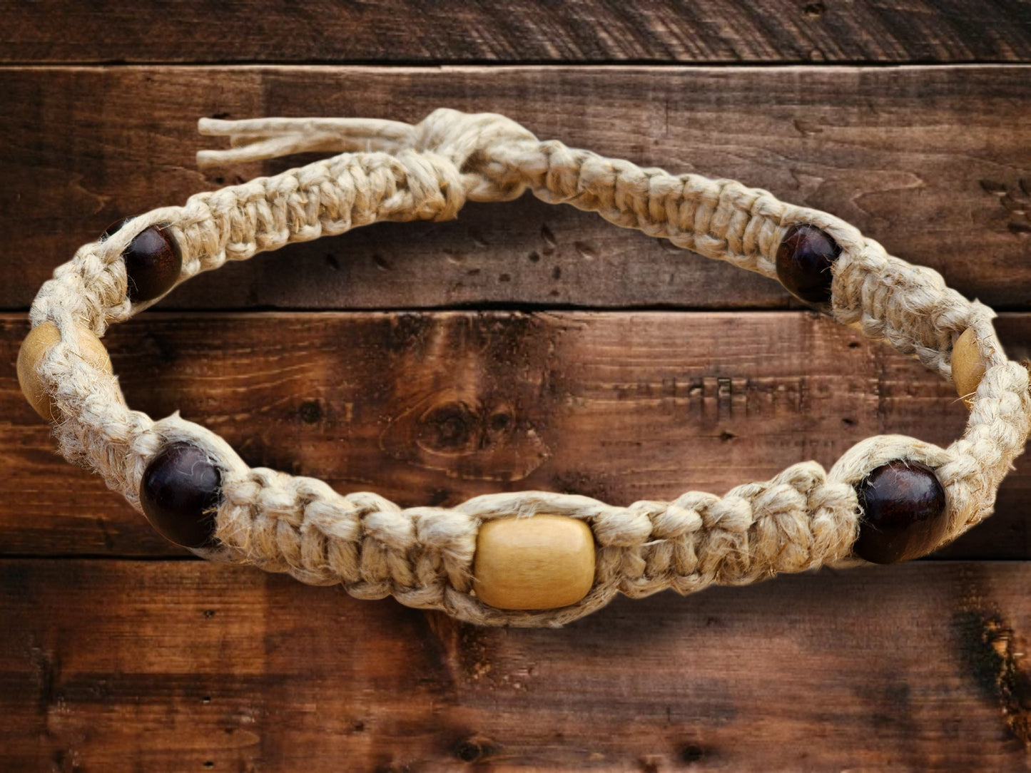 Eco-Friendly Hemp Necklace: Natural Fiber Jewelry